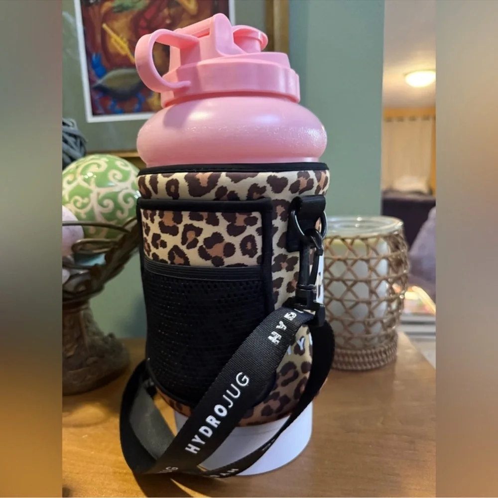 HydroJug Pink water Bottle with straw Leopard
Adjustable Carrying Strap Sleeve - Picture 7 of 16